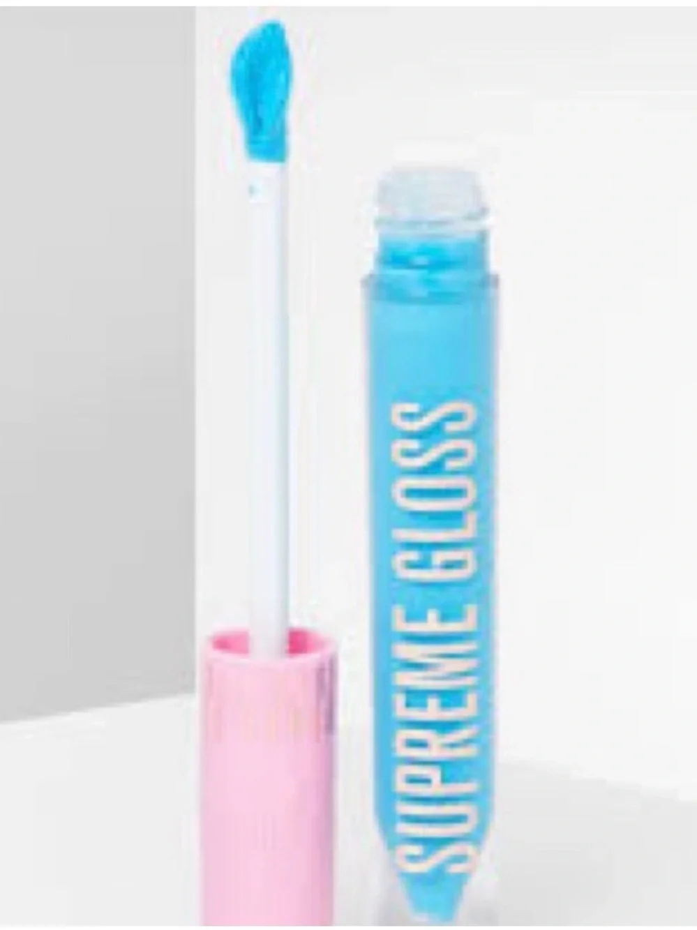 Jeffree Star turn heads